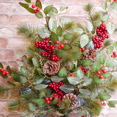 Askham Christmas Greenery and Berries Spray 69cm - X23032 BAY4C Askham Christmas Greenery and Berries Spray 69cm - X23032 BAY4C