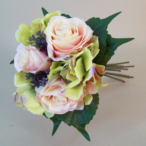 Artificial Roses Hydrangeas and Berries Posy Peach Green 30cm - R071 EE4