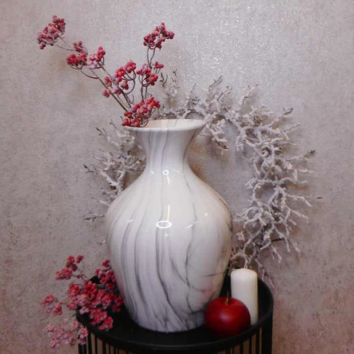 Artificial Christmas Berries Red with Snow 67cm - X22036  BAY4B