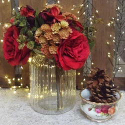 Ruby Rose Winter Garden Mini Posy Red - RUB003 II3